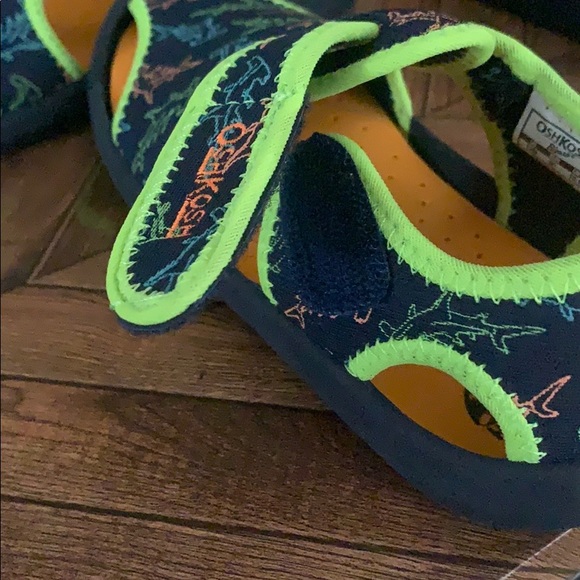 OshKosh Toddler Aquatic Water Sandals - Picture 6 of 7